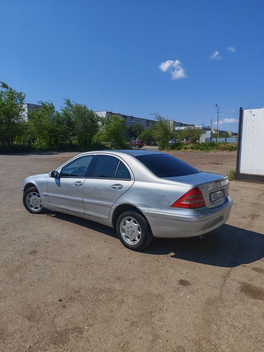 Mercedes benz c200