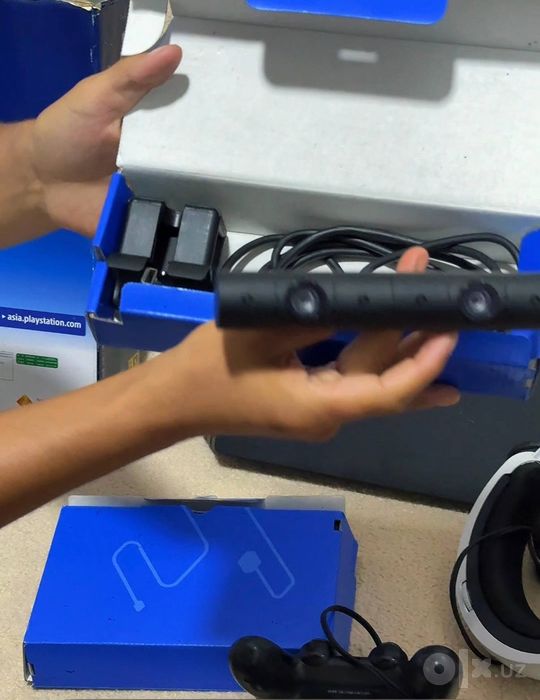 PS4 Pro + VR [1TB] sotiladi
