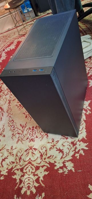 Vând  PRC Born2Game Special Edition Gaming Desktop