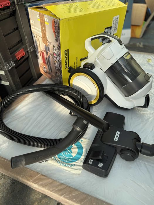 Aspirator fara sac Karcher VC 3, 700 W, recipient 0.9 l filtru HEPA 13