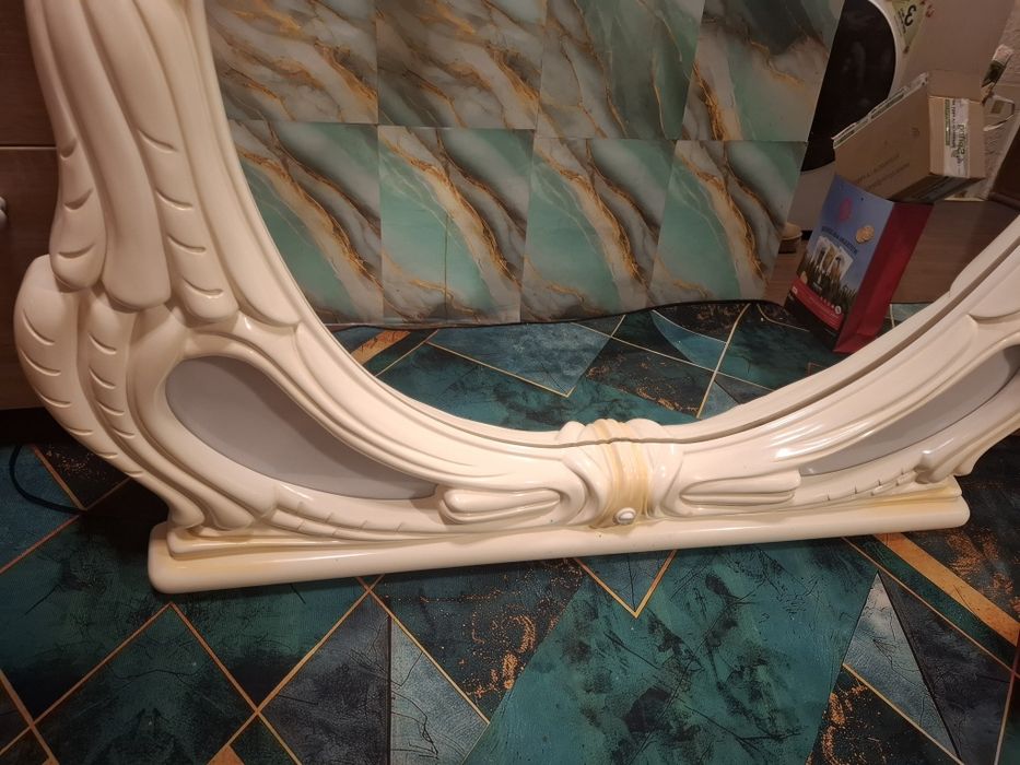 Oglindă mare de perete  modernă,  nunta, mireasa, ramă plastic