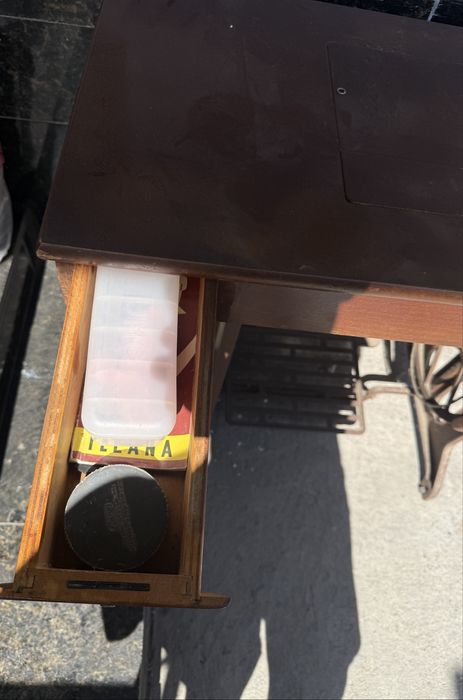 Masina de cusut Ileana cu mobilier