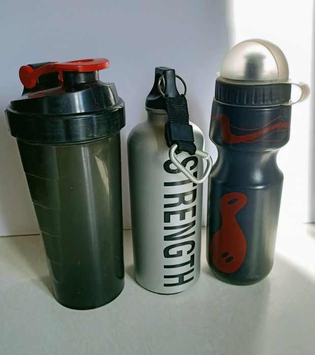 Отдам даром бутылки