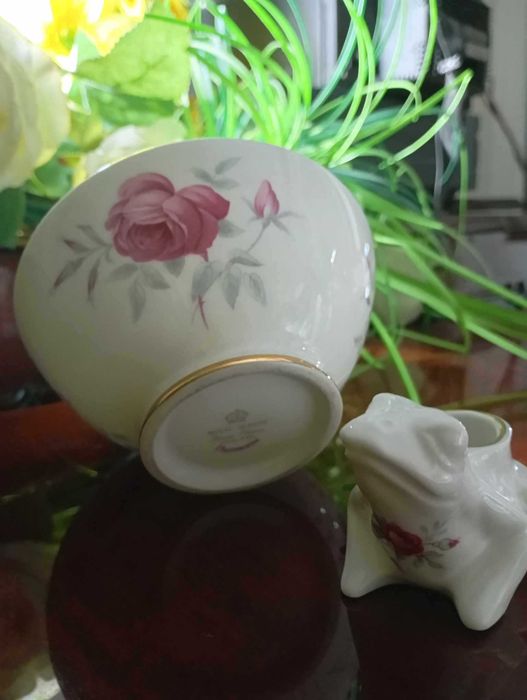 Bibelouri de calitate superioara, Royal Albert, altele Sendreni • OLX.ro