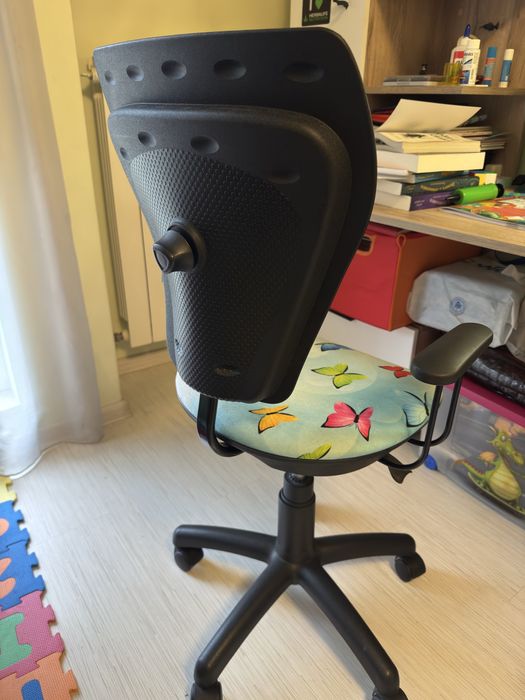 Детски стол за бюро