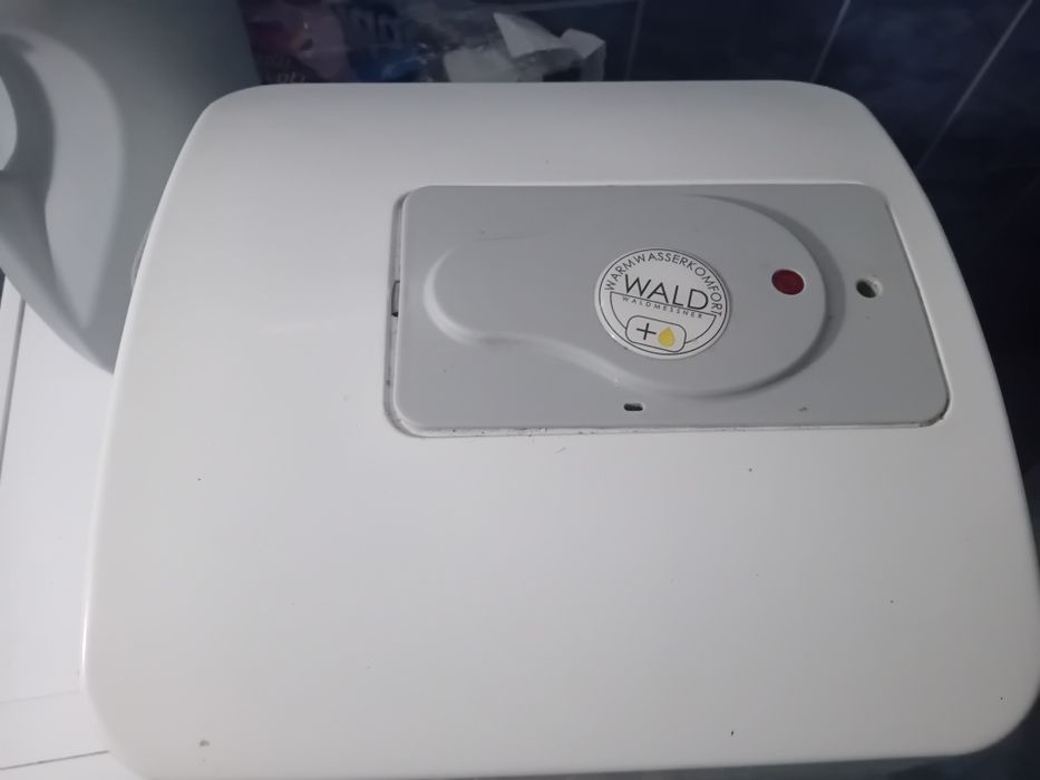 Vând boiler electric
