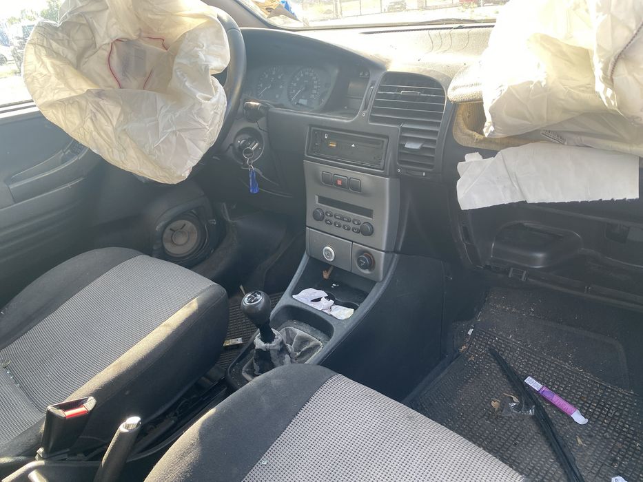 Опел Зафира А 2.0 дизел 101кс на части