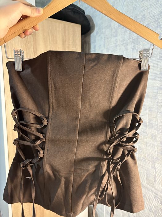 Корсет коричневого цвета,женский надеваоа всего 1-2раза отдам за 9500к
