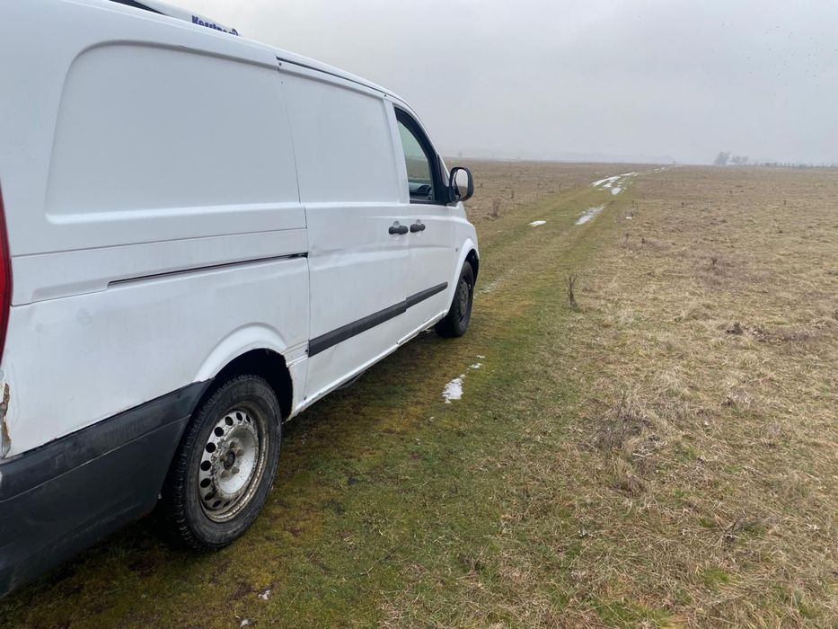 Mercedes Vito 2.2  an fabriacatie 2005 cu FRIG