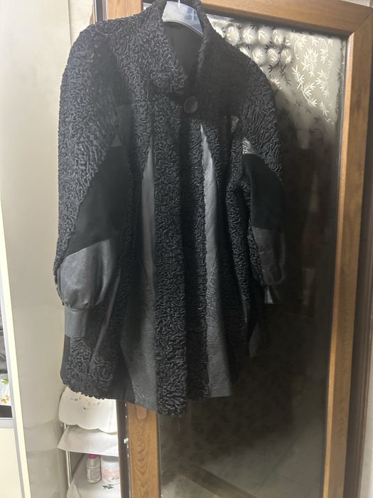 Haina blana dama astrahan