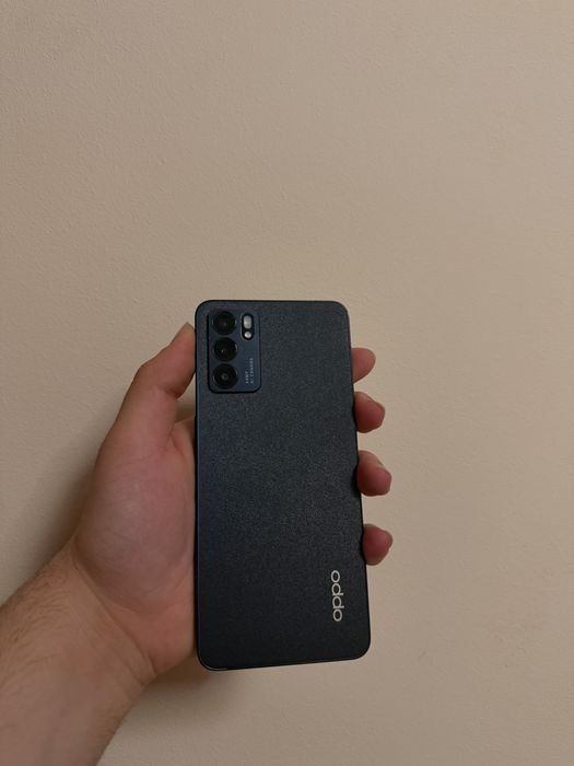 Telefon Oppo Reno6