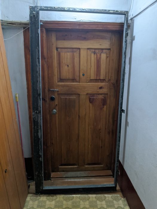 Дверь стальная ,входная б/у