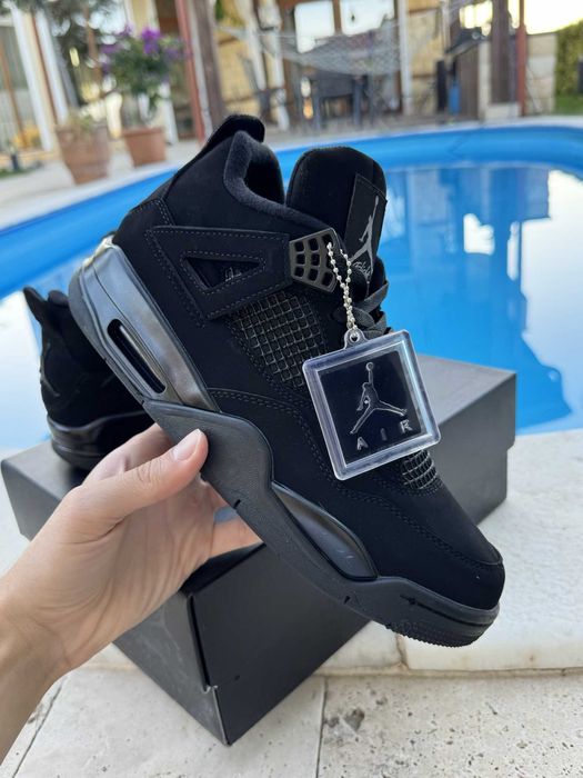 Jordan 4 Retro "Black Cat" Размер 44 EUR Мъжки Кецове + Кутия