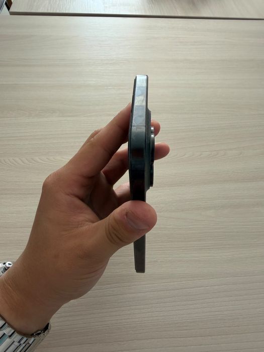 Продам iPhone 15 Pro Max 256 ГБ