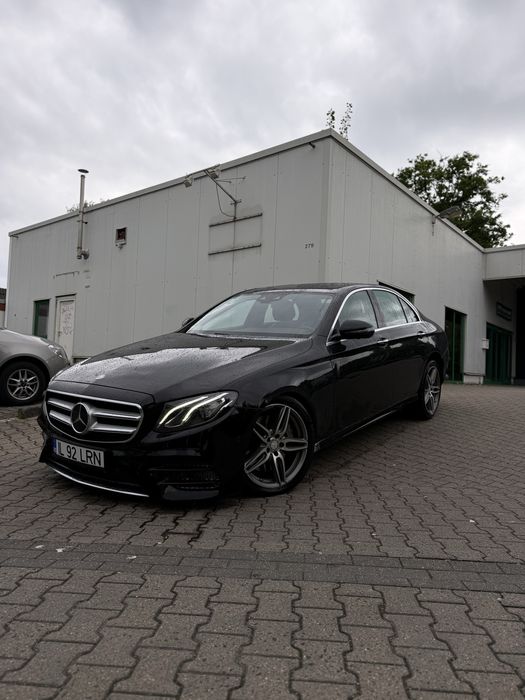 Mercedes E-Class W213 AMG Black • Camera 360 • Full