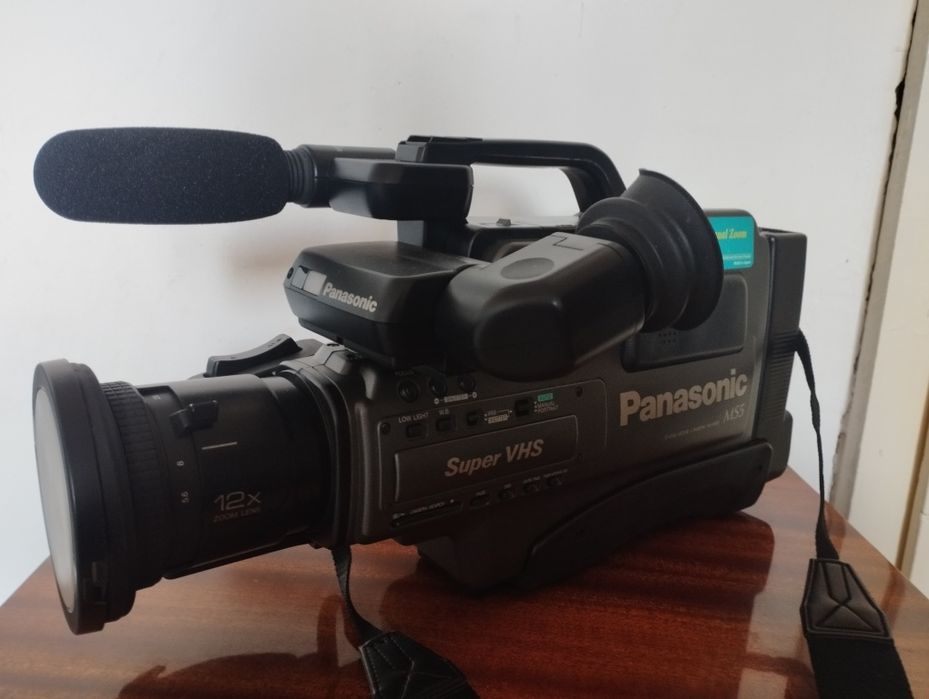 Продавам камера Panasonic nv-ms5