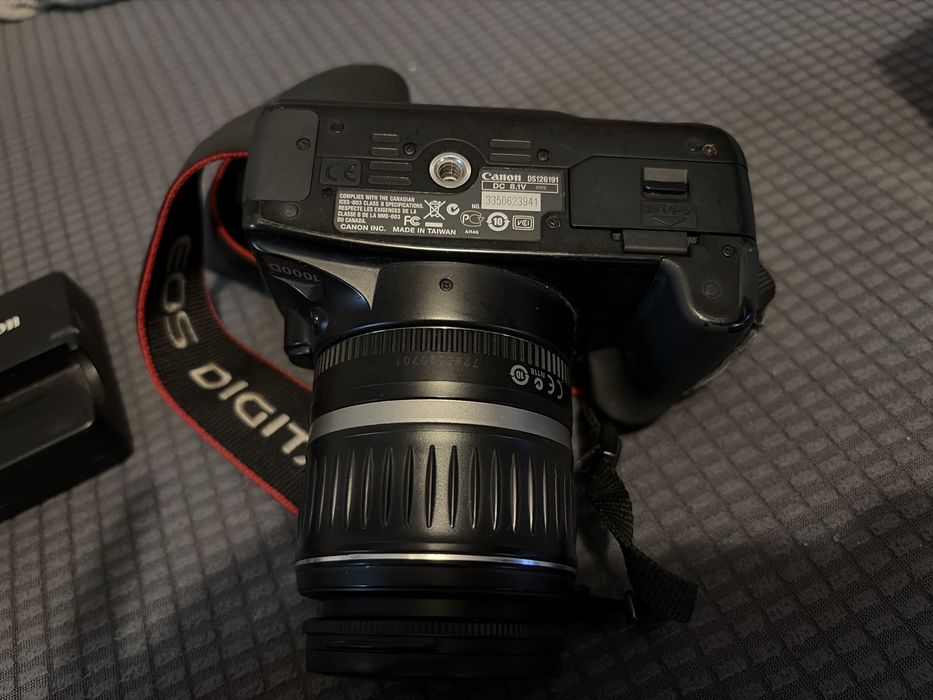 Фотоапарат Canon EOS 1000D