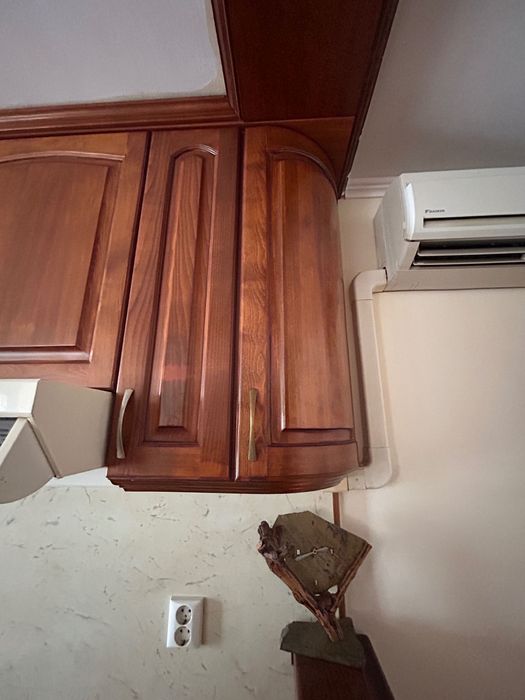 Кухня-масив със електроуреди