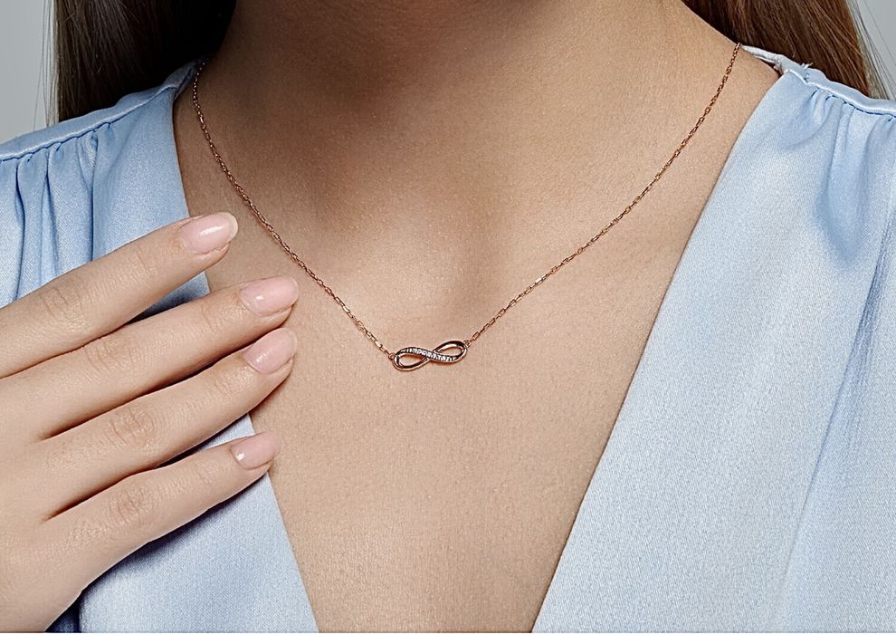 Золотое колье с бриллиантами