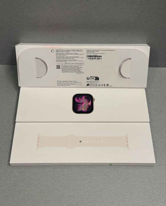 Продавам нов Apple Watch 11 42mm