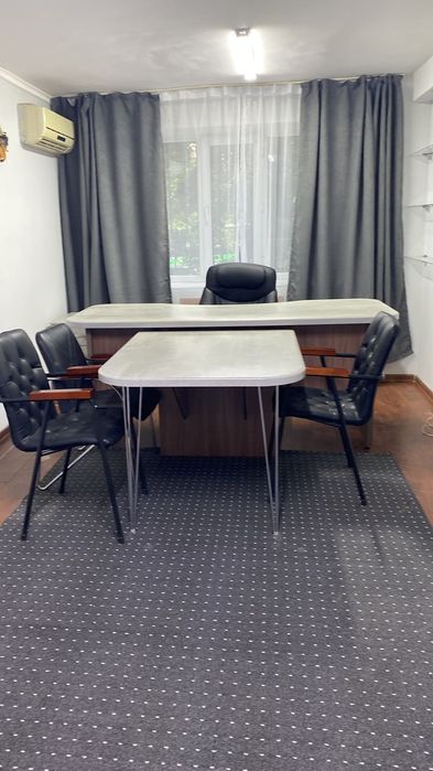 Аренда офиса в центре  кабинет