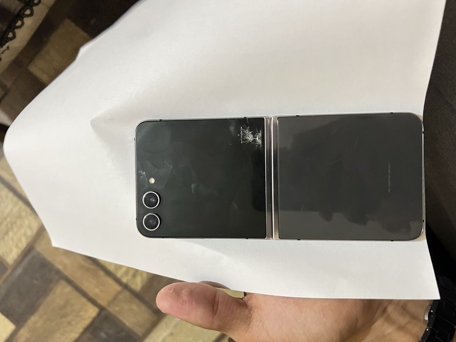 Samsung Galaxy Z Filp 5 8/256GB