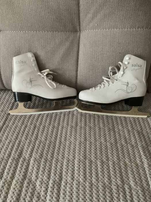 Продам коньки …………