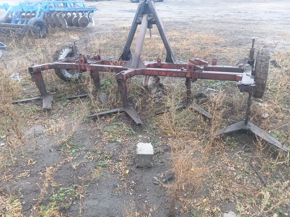 Плоскорез Кпш на к 700 А также на трактор китаец