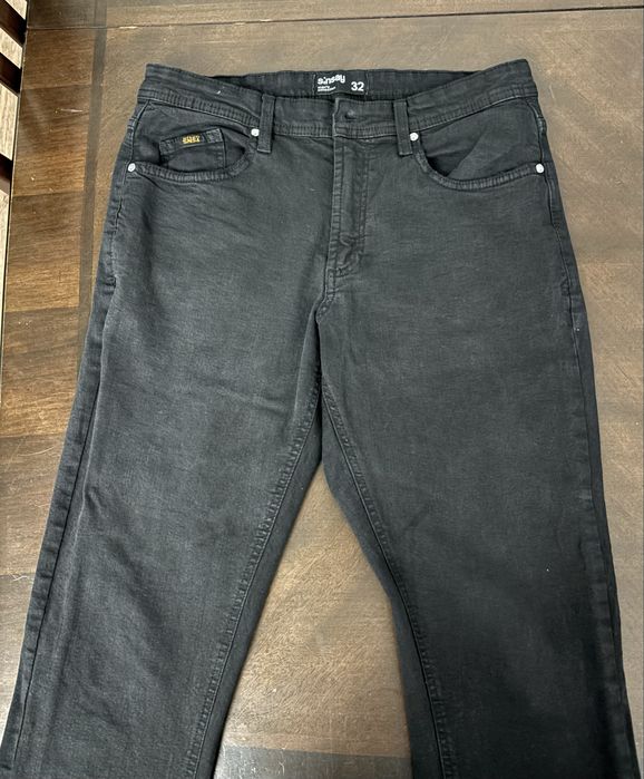 Черные джинсы…..