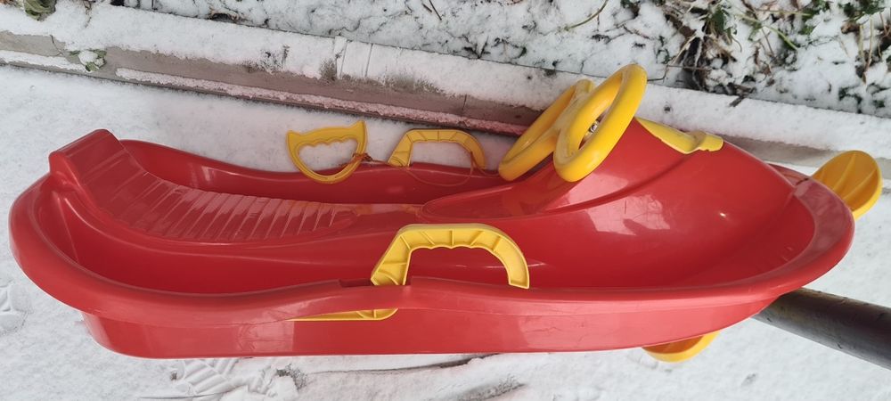 Детска шейна с кормило и спирачки