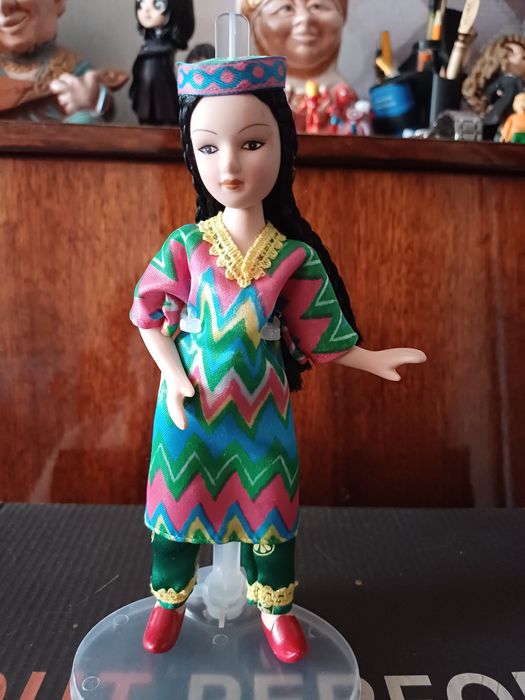 Куклы фарфоровые