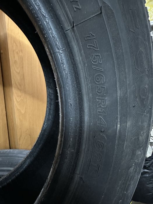 Летни гуми Bridgestone 175/65/14.