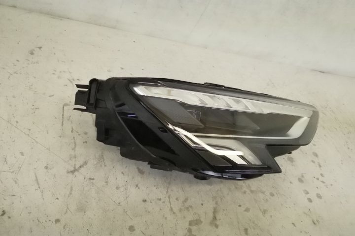 Фар Дясно Оригинален Пълен Лед В Добро Състояние Ауди А3 4 (8Y) / Audi
