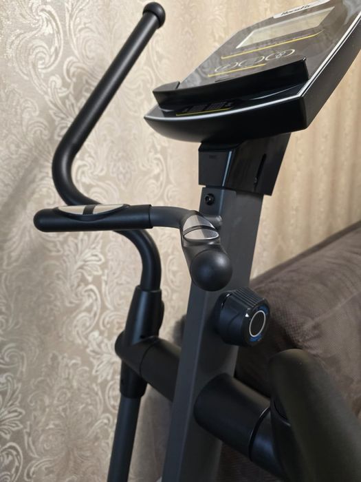 Эллиптический тренажер.