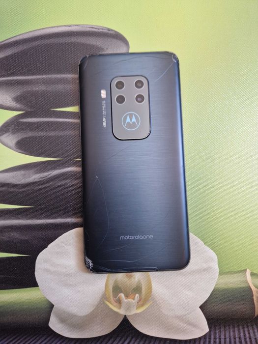 Motorola One Zoom