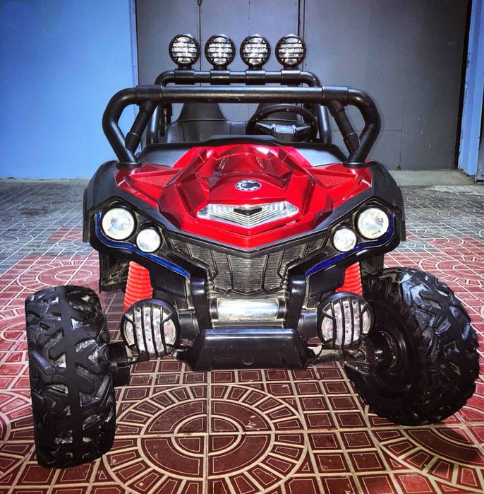 Bolalar mashinasi sotiladi