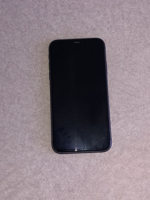 iPhone 11, каропкасы бар