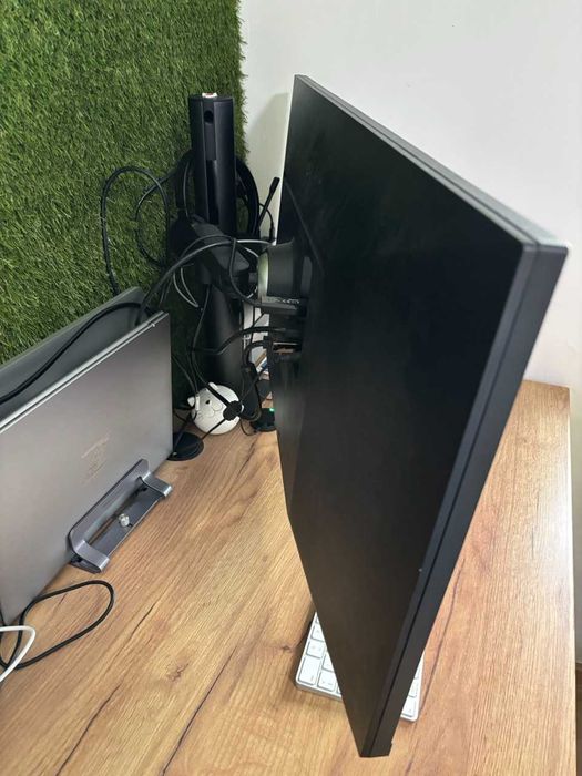 LG 34WN780‑B UltraWide 34" + Ergo стойка – отлично състояние