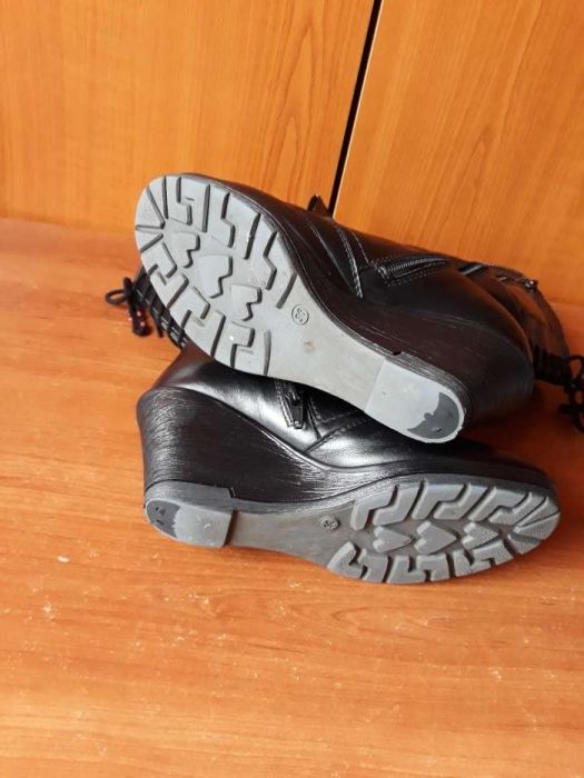 ghete din piele imblanite