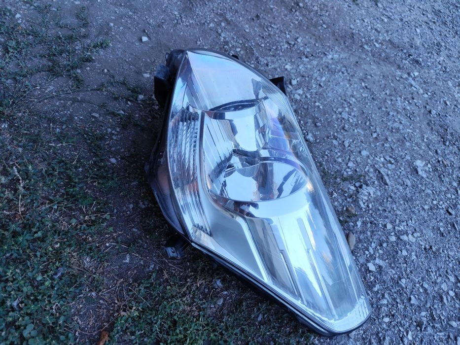 Фарове за  Тойота Версо 2009-2013