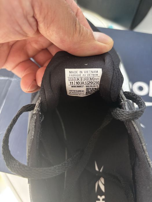 Продам кроссовки Reebok 44