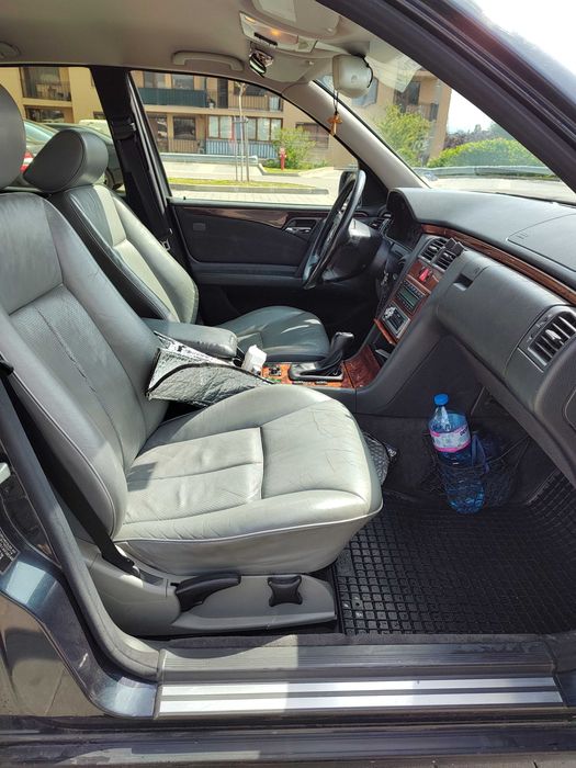 Мерцедес Е класа W 210