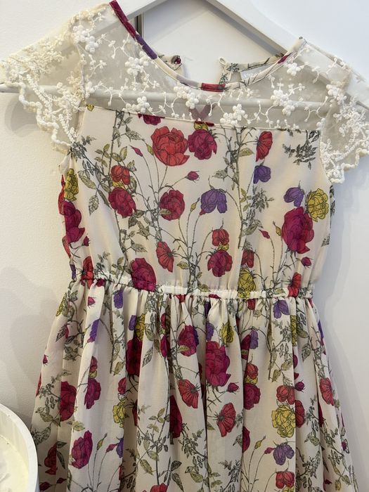 Rochie cu flori 6-7 ani
