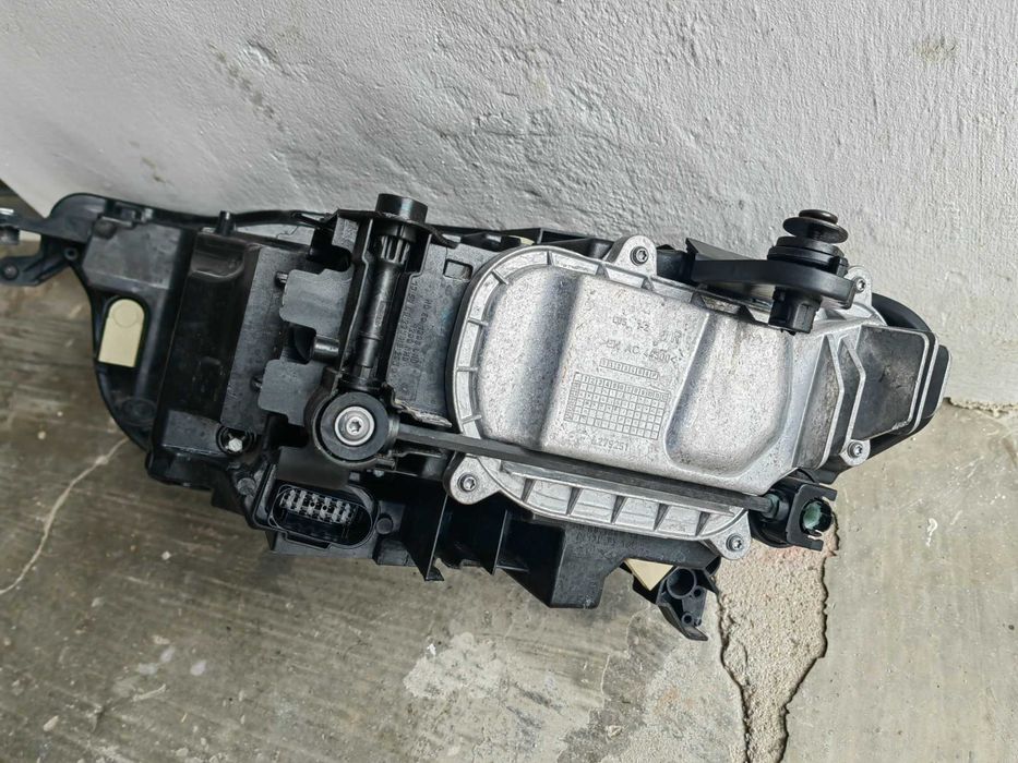 Фар VW T-Roc IQ Light десен / Фар Т-Рок Оригинален