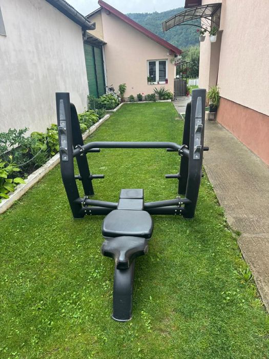 Banca orizontala impins piept
