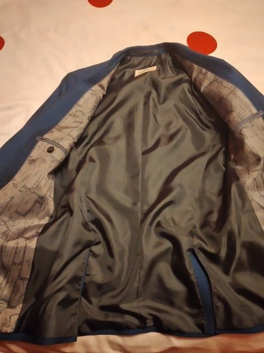 Vând costum barbatesc Montego