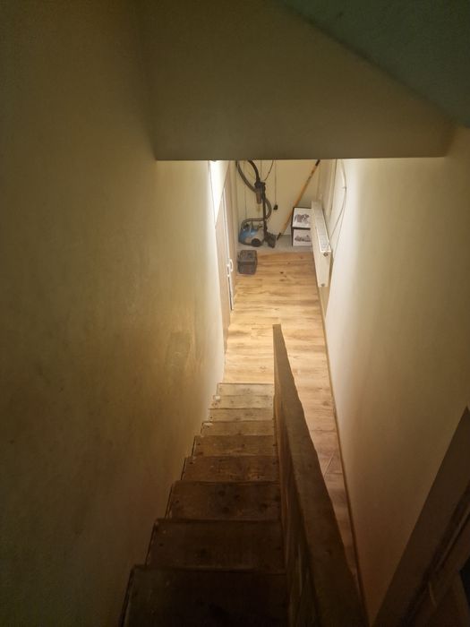 Продава се къща до старческия дом