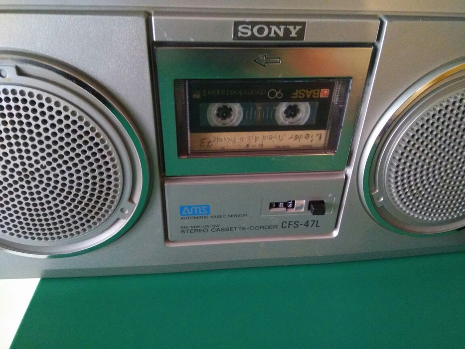 Продавам радиокасетофон Sony cfs - 47 L