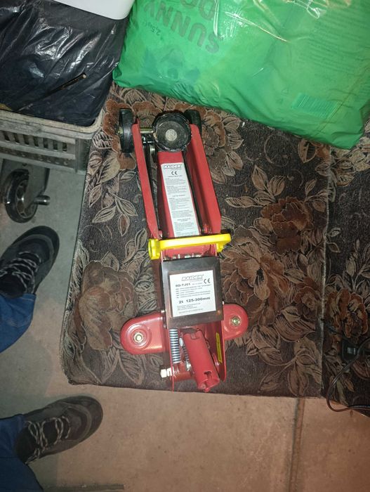 Маслен крик за кола