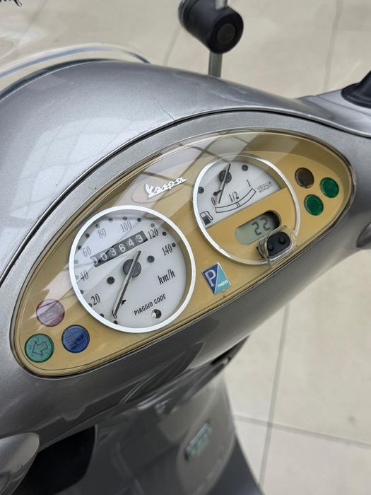 Vespa Piaggio 125 ediție limitata